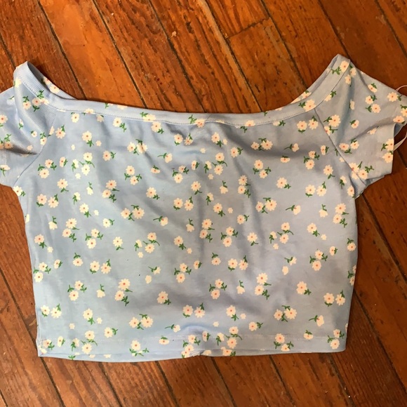 Light blue cropped floral daisy top - Picture 5 of 6